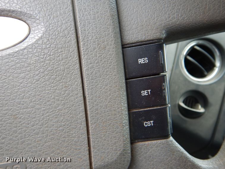 image for item DK5575 2004 Ford F150 XLT  SuperCab pickup truck