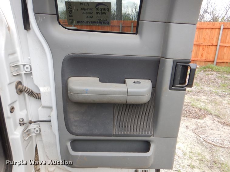 image for item DK5575 2004 Ford F150 XLT  SuperCab pickup truck