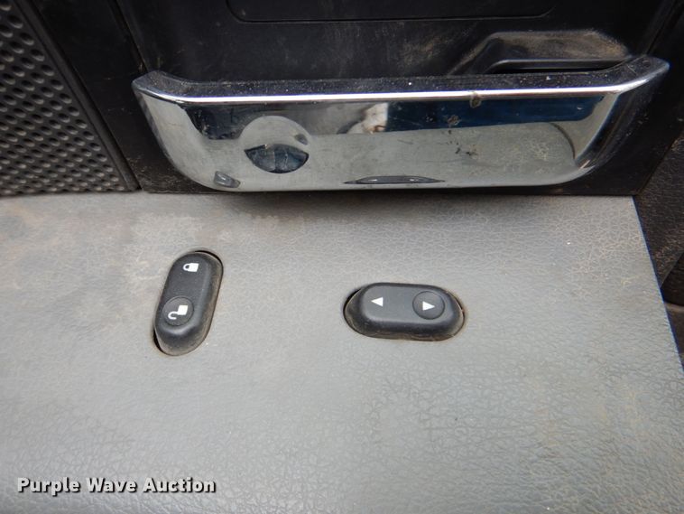 image for item DK5575 2004 Ford F150 XLT  SuperCab pickup truck