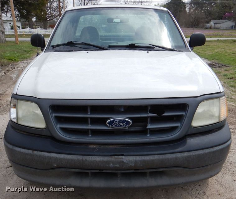 image for item DK5576 2003 Ford F150 XL  pickup truck