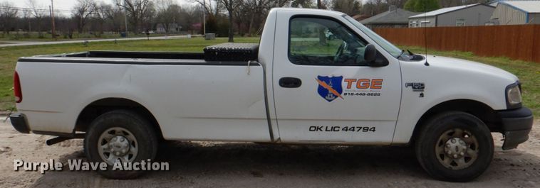 image for item DK5576 2003 Ford F150 XL  pickup truck