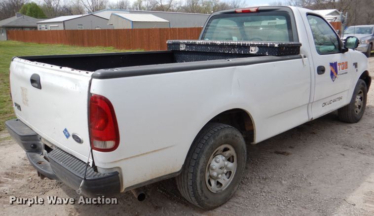 image for item DK5576 2003 Ford F150 XL  pickup truck