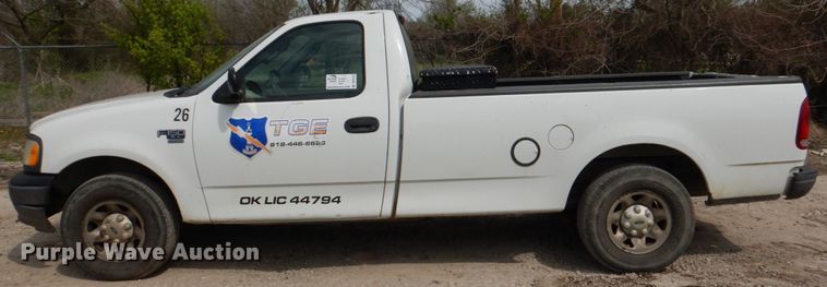 image for item DK5576 2003 Ford F150 XL  pickup truck