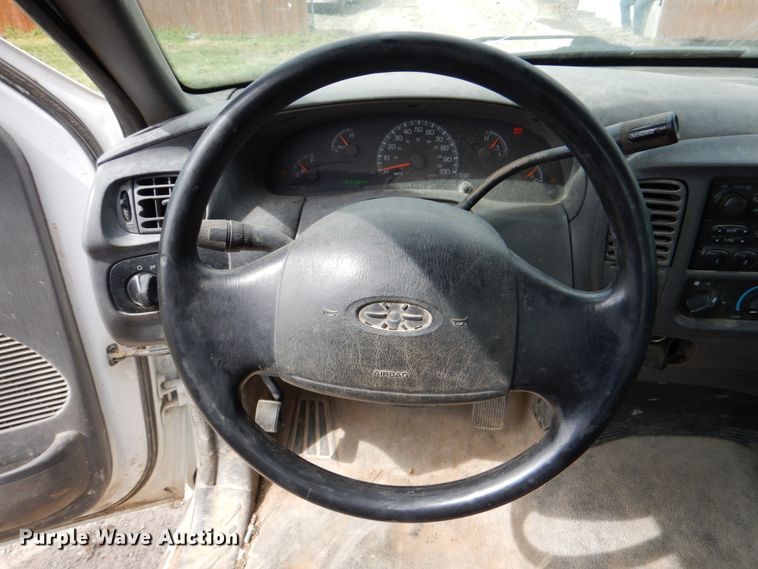 image for item DK5576 2003 Ford F150 XL  pickup truck