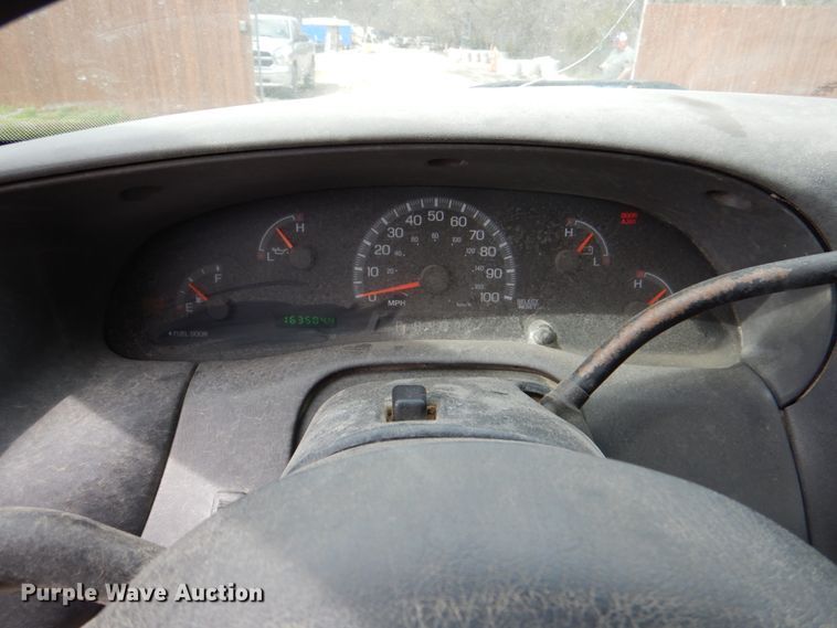 image for item DK5576 2003 Ford F150 XL  pickup truck