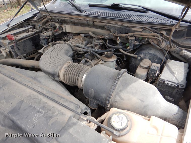 image for item DK5576 2003 Ford F150 XL  pickup truck