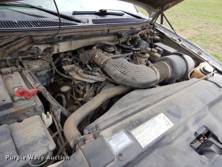 image for item DK5576 2003 Ford F150 XL  pickup truck