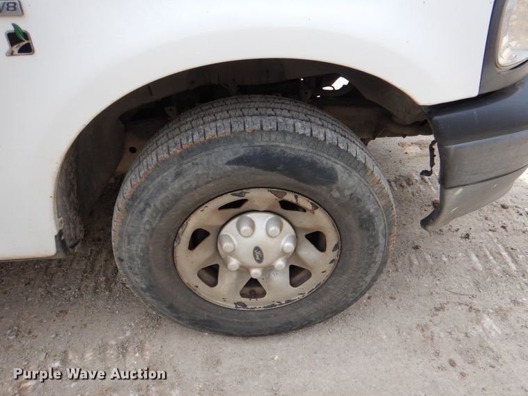 image for item DK5576 2003 Ford F150 XL  pickup truck