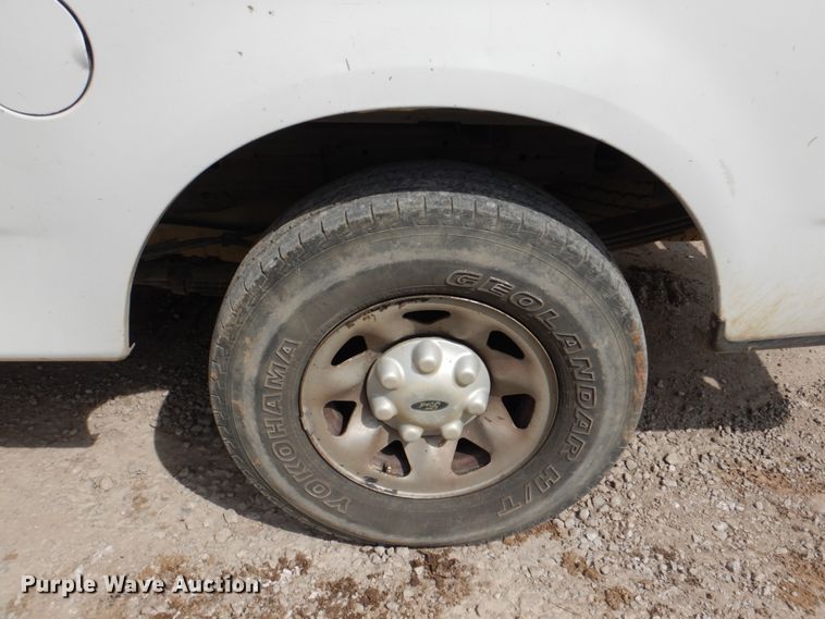 image for item DK5576 2003 Ford F150 XL  pickup truck