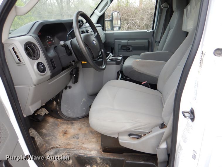 image for item DK5579 2012 Ford E350 Super Duty  box truck