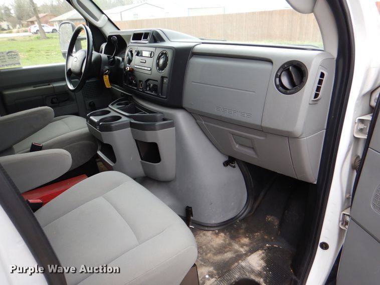 image for item DK5579 2012 Ford E350 Super Duty  box truck