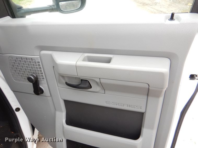 image for item DK5579 2012 Ford E350 Super Duty  box truck