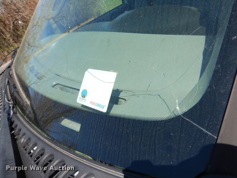 image for item DK5582 2006 Ford F350 Super Duty XL  utility bed pickup truck