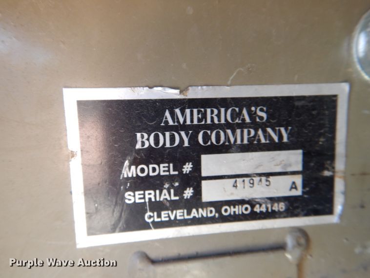 image for item DK5582 2006 Ford F350 Super Duty XL  utility bed pickup truck