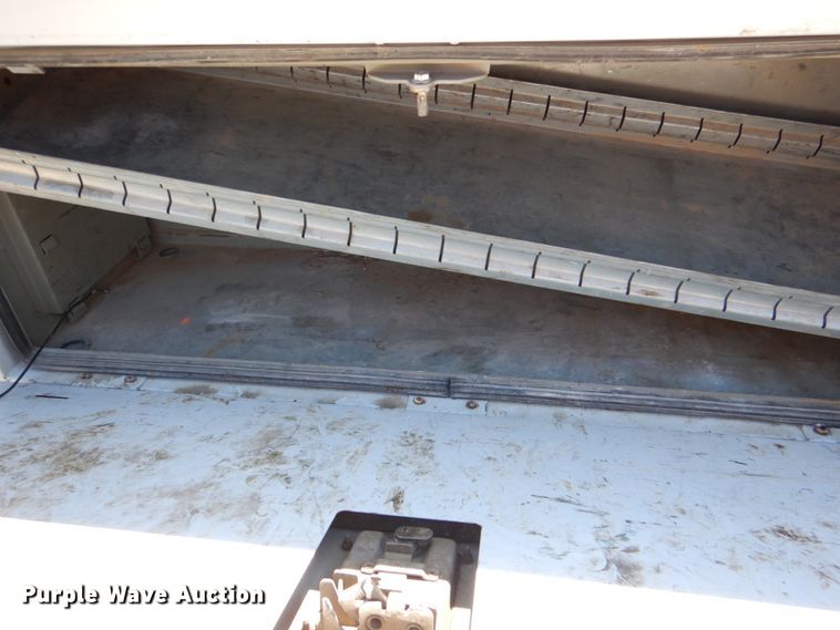 image for item DK5582 2006 Ford F350 Super Duty XL  utility bed pickup truck