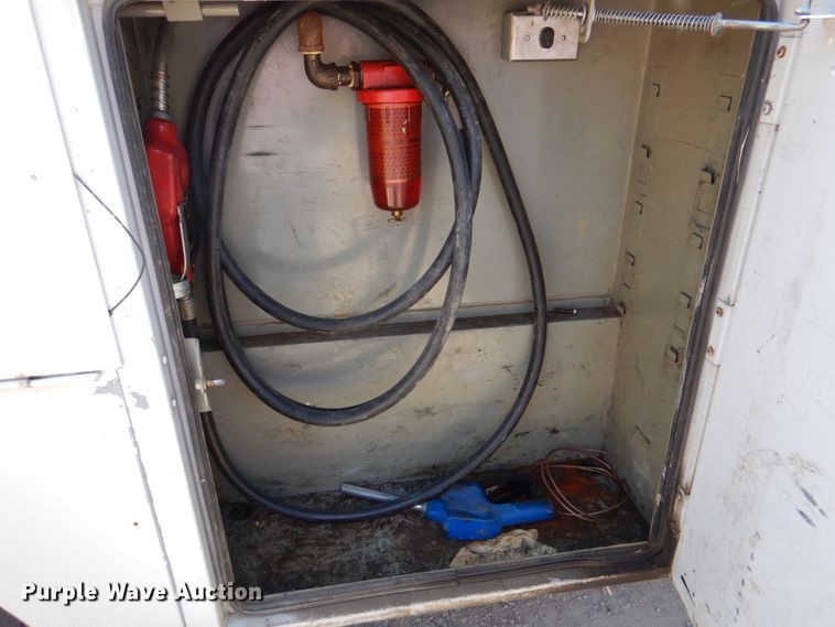 image for item DK5582 2006 Ford F350 Super Duty XL  utility bed pickup truck