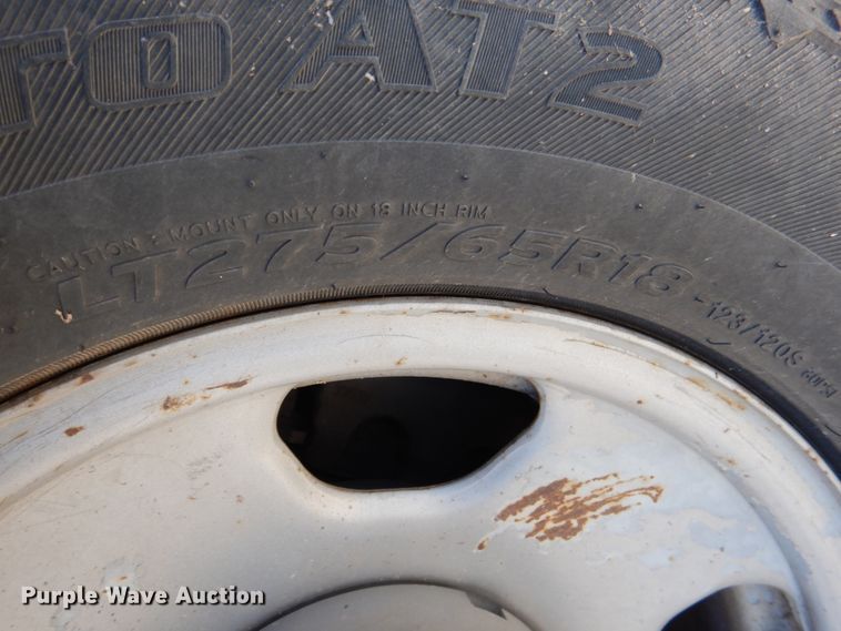 image for item DK5582 2006 Ford F350 Super Duty XL  utility bed pickup truck