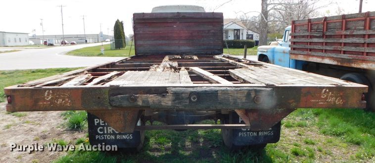image for item DK8522 1966 Ford 600  flatbed truck