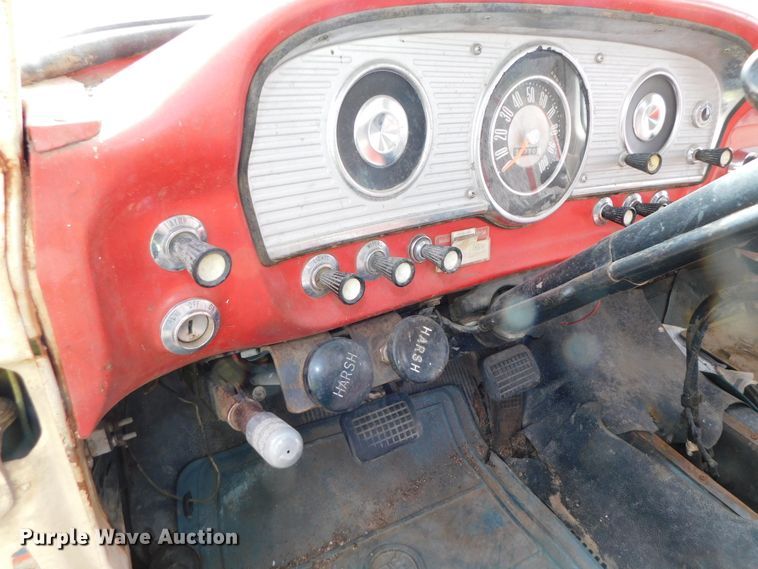 image for item DK8522 1966 Ford 600  flatbed truck