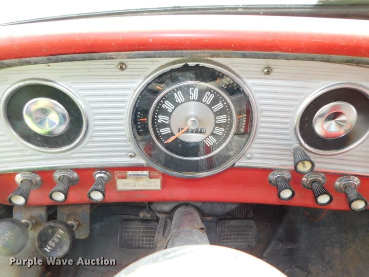 image for item DK8522 1966 Ford 600  flatbed truck