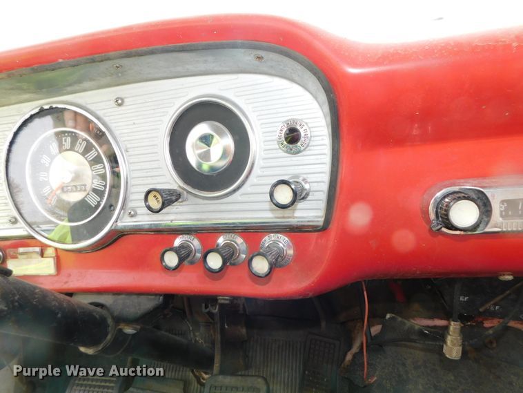 image for item DK8522 1966 Ford 600  flatbed truck