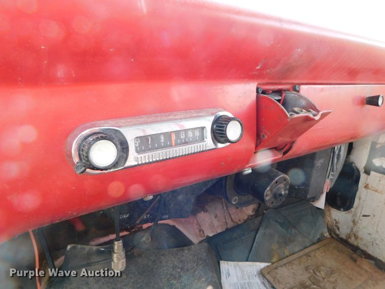 image for item DK8522 1966 Ford 600  flatbed truck