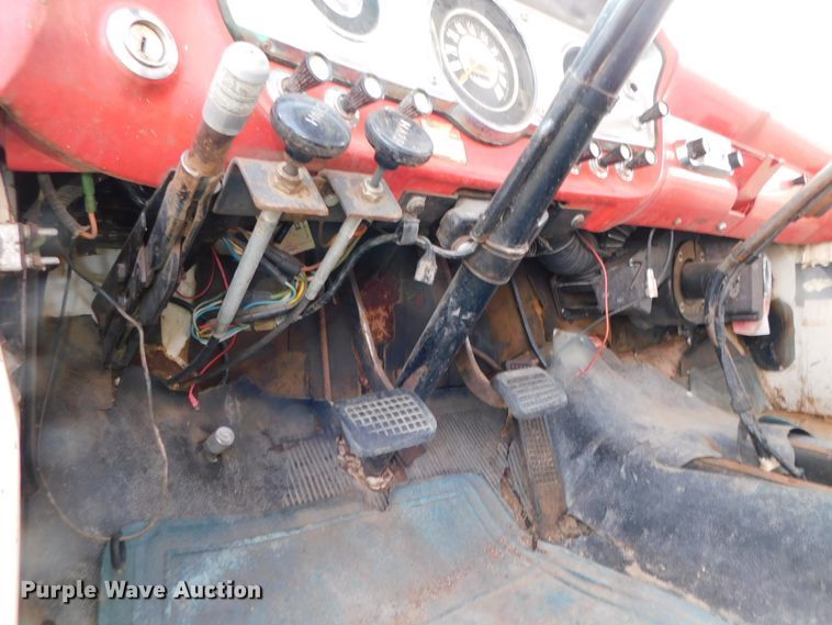 image for item DK8522 1966 Ford 600  flatbed truck