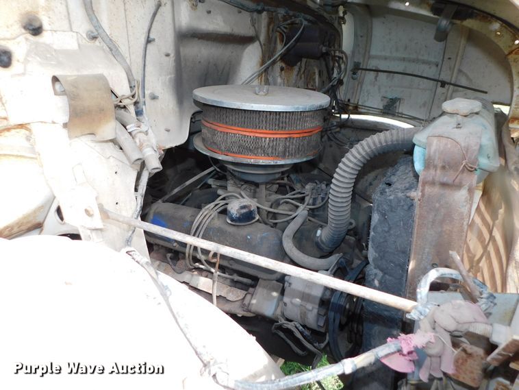 image for item DK8522 1966 Ford 600  flatbed truck