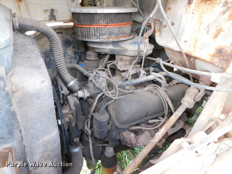 image for item DK8522 1966 Ford 600  flatbed truck