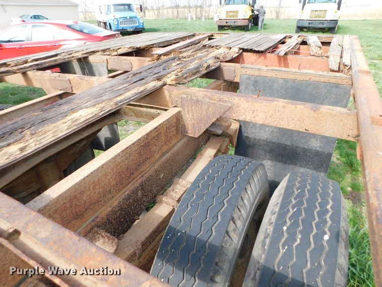 image for item DK8522 1966 Ford 600  flatbed truck