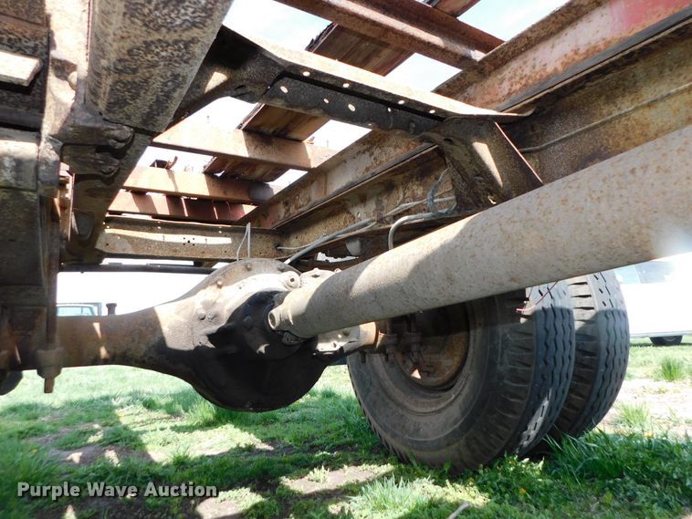 image for item DK8522 1966 Ford 600  flatbed truck