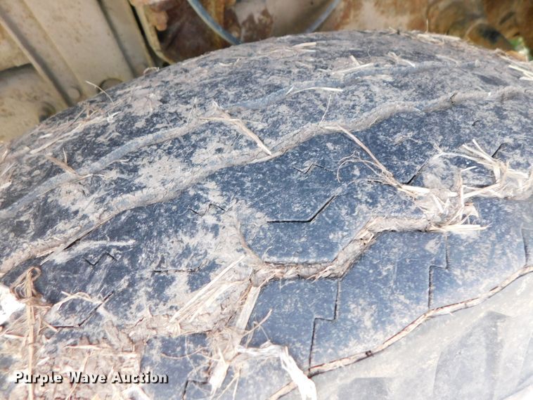 image for item DK8522 1966 Ford 600  flatbed truck