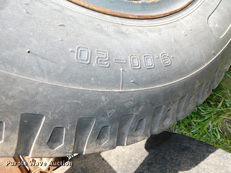 image for item DK8522 1966 Ford 600  flatbed truck