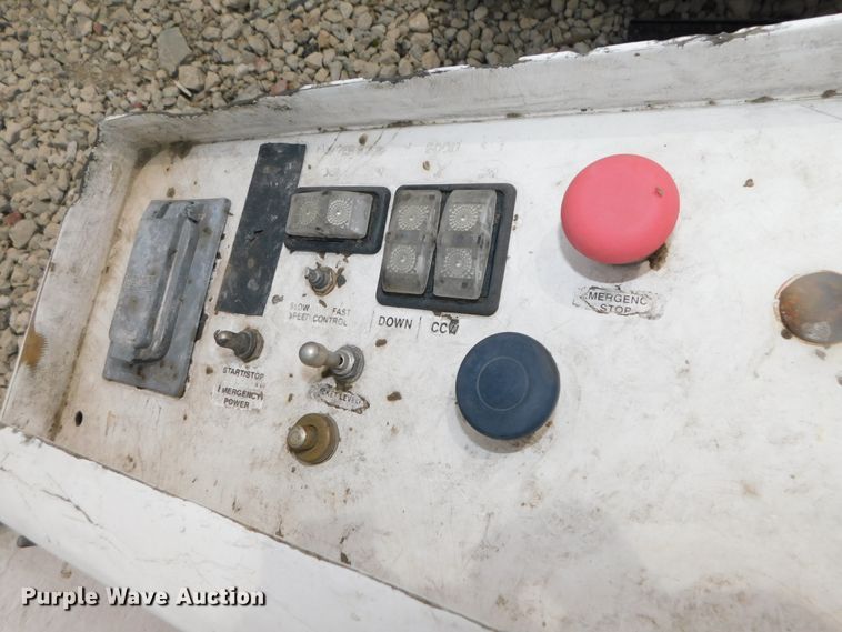 image for item DK8530 2002 ETI  bucket truck bed