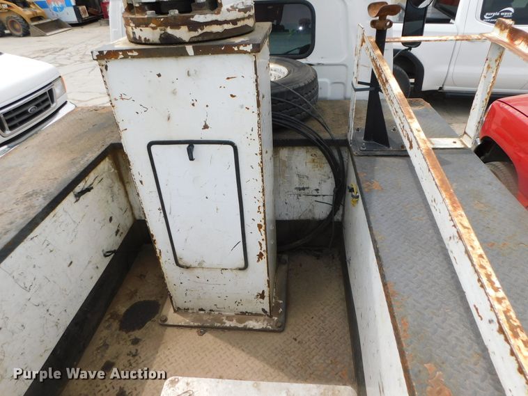 image for item DK8530 2002 ETI  bucket truck bed