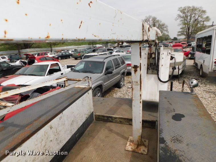 image for item DK8530 2002 ETI  bucket truck bed