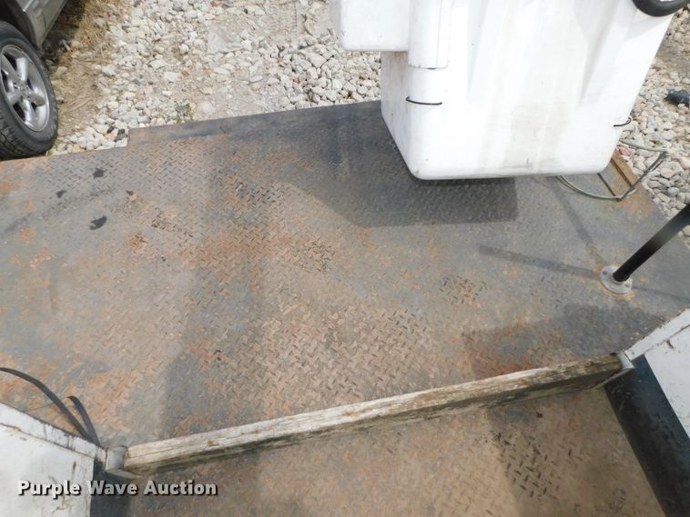 image for item DK8530 2002 ETI  bucket truck bed