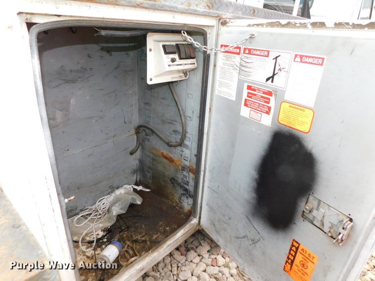 image for item DK8530 2002 ETI  bucket truck bed