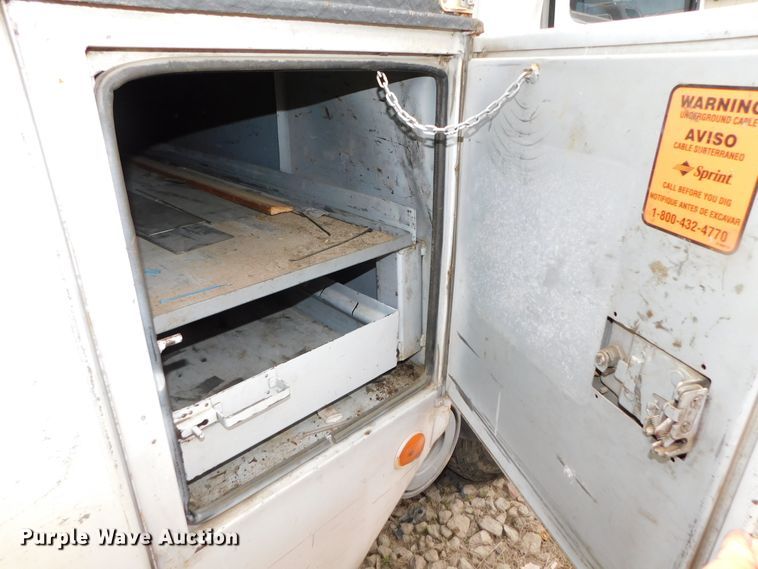 image for item DK8530 2002 ETI  bucket truck bed