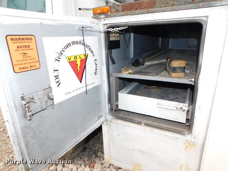 image for item DK8530 2002 ETI  bucket truck bed