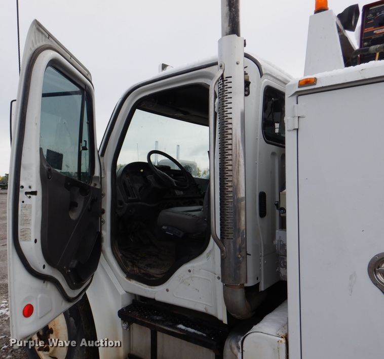 image for item DL2924 2006 Freightliner Business Class M2  utility / service truck