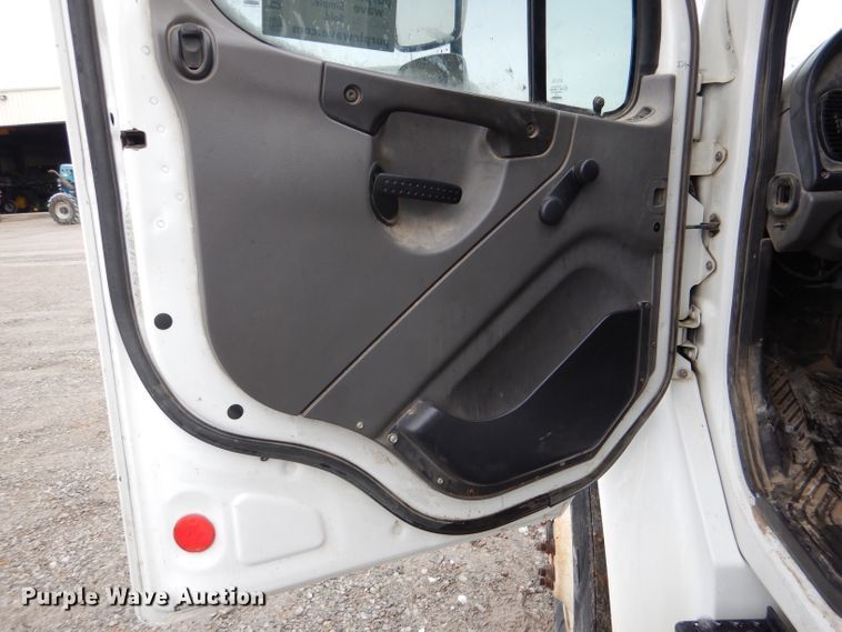 image for item DL2924 2006 Freightliner Business Class M2  utility / service truck