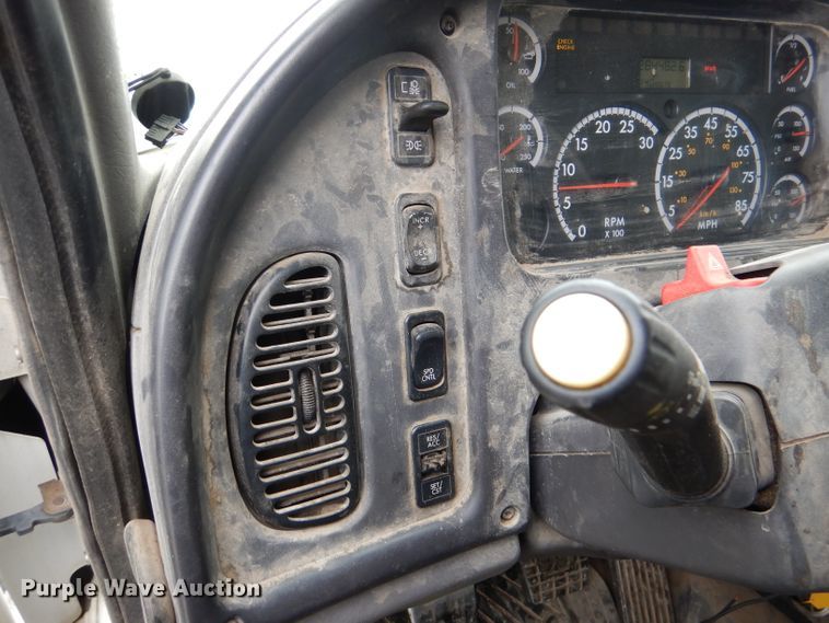 image for item DL2924 2006 Freightliner Business Class M2  utility / service truck