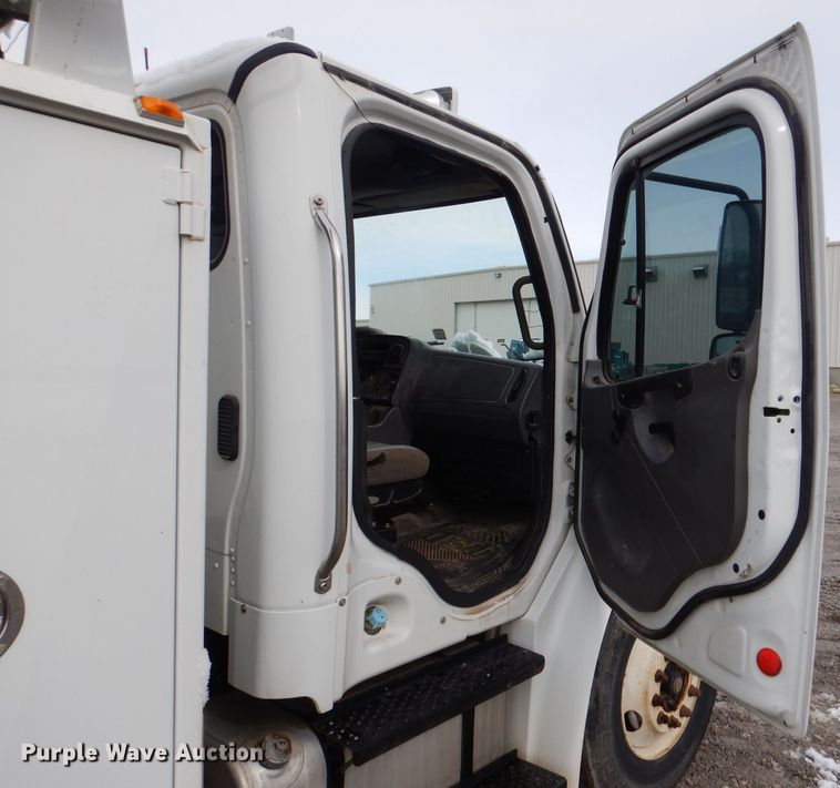 image for item DL2924 2006 Freightliner Business Class M2  utility / service truck