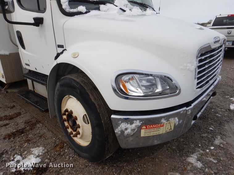 image for item DL2924 2006 Freightliner Business Class M2  utility / service truck