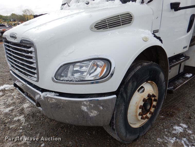 image for item DL2924 2006 Freightliner Business Class M2  utility / service truck