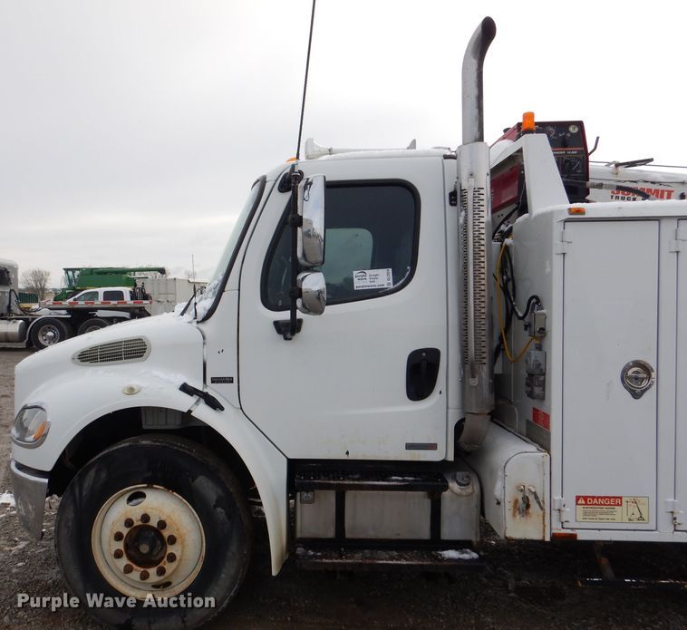 image for item DL2924 2006 Freightliner Business Class M2  utility / service truck