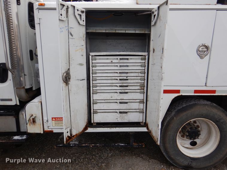 image for item DL2924 2006 Freightliner Business Class M2  utility / service truck