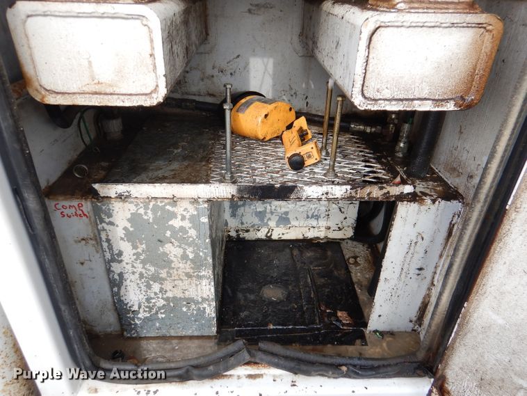 image for item DL2924 2006 Freightliner Business Class M2  utility / service truck