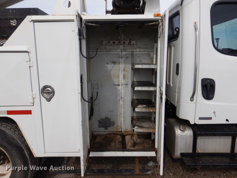 image for item DL2924 2006 Freightliner Business Class M2  utility / service truck